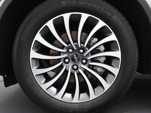 Used 2023 Lincoln Aviator Reserve w/ Equipment Group 201A image 40