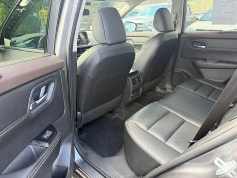 Used 2023 Nissan Rogue SL AWD/4WD image 12