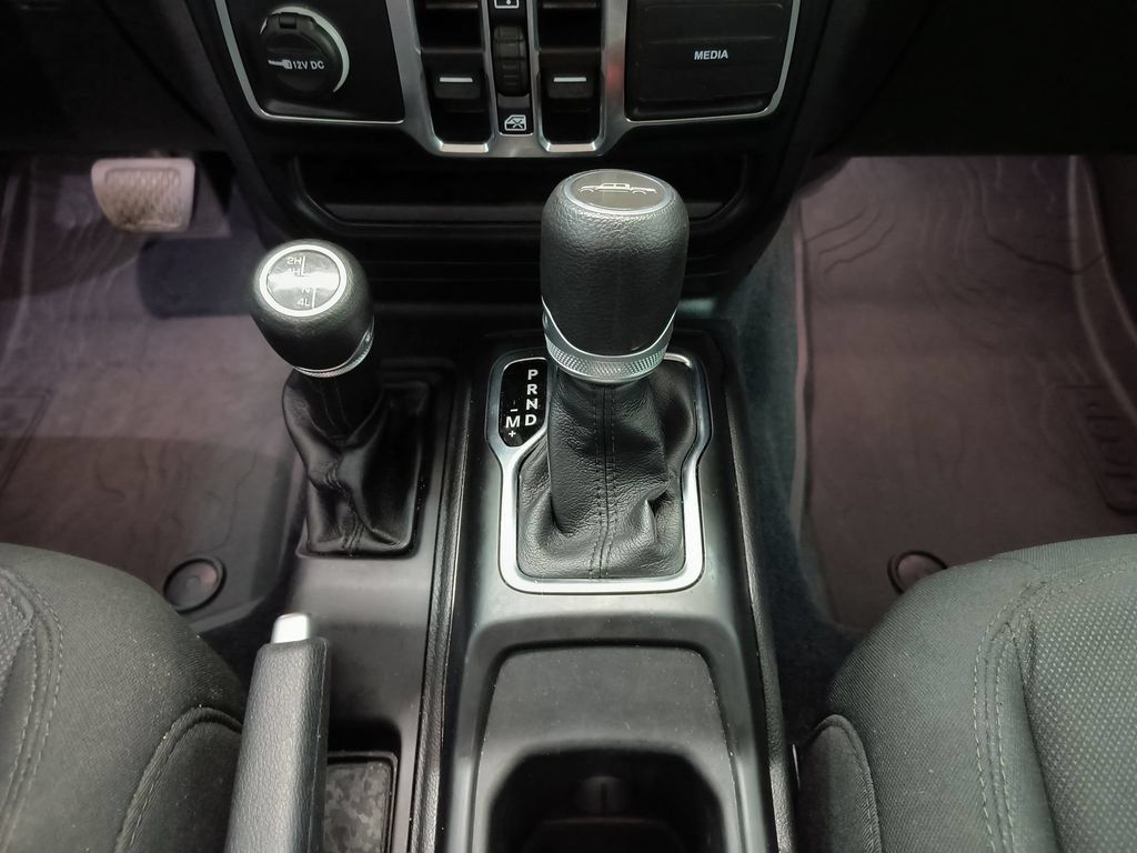 Used 2023 Jeep Gladiator Sport AWD/4WD image 14