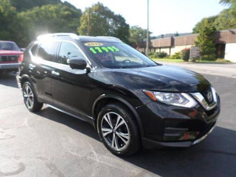 Used 2019 Nissan Rogue SV w/ Premium Package AWD/4WD image 1