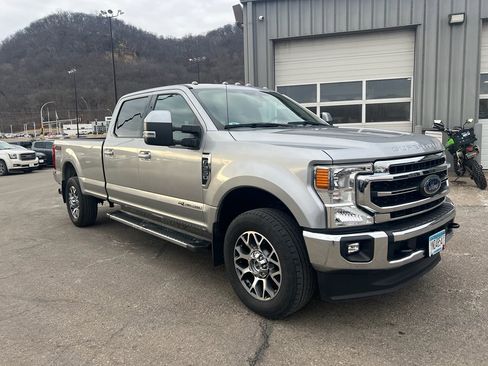 Used 2020 Ford F350 Lariat image 2