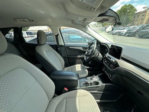 Used 2022 Ford Escape SE w/ Convenience Package FWD image 3