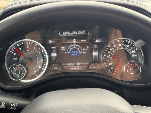 Used 2023 RAM 1500 Laramie image 17