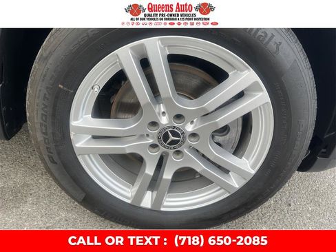 Used 2021 Mercedes-Benz GLB 250 4MATIC w/ Premium Package image 34