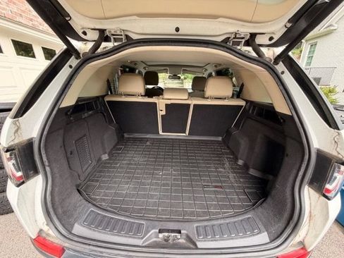Used 2016 Land Rover Discovery Sport HSE AWD/4WD image 2