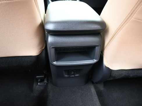 Used 2019 Toyota RAV4 LE image 34