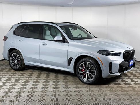 Used 2024 BMW X5 xDrive40i w/ M Sport Package image 2