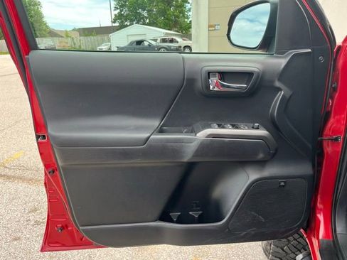 Used 2021 Toyota Tacoma TRD Sport w/ TRD Premium Sport Package AWD/4WD image 13