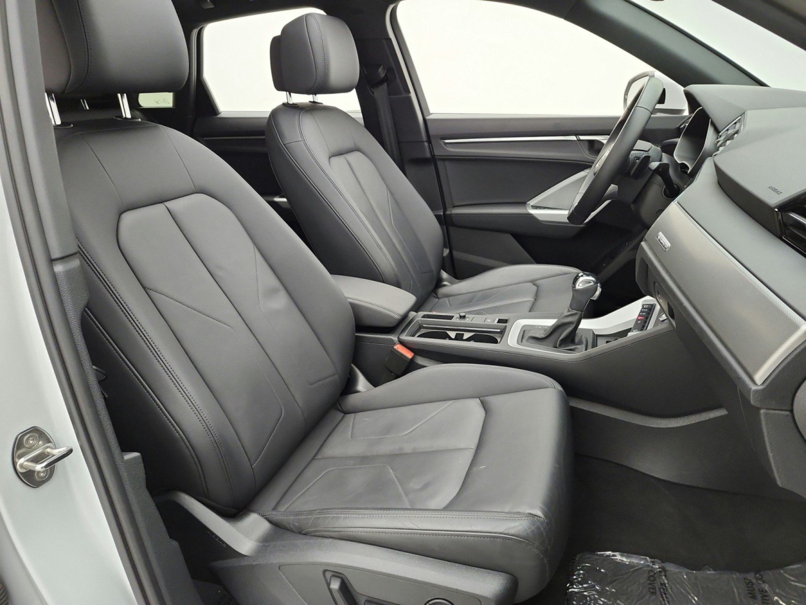 Used 2024 Audi Q3 2.0T Premium w/ Convenience Package AWD/4WD image 19