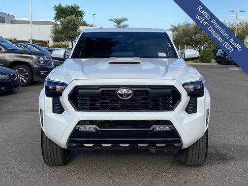 Used 2025 Toyota Tacoma TRD Sport w/ TRD Sport Upgrade Package AWD/4WD image 9