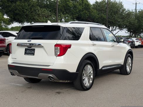 Used 2024 Ford Explorer Limited w/ Limited Technology Package image 2