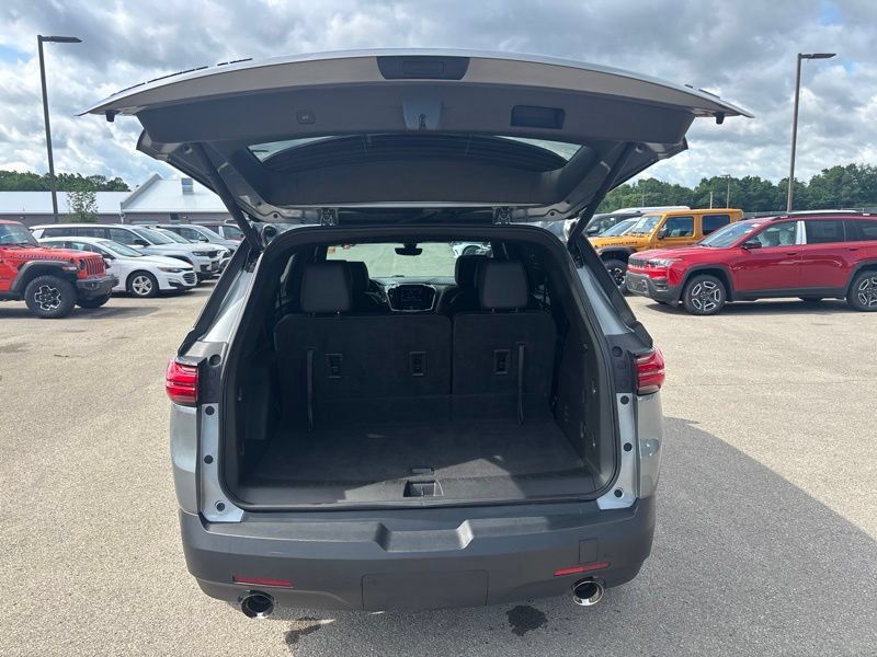 Used 2023 Chevrolet Traverse RS AWD/4WD image 9
