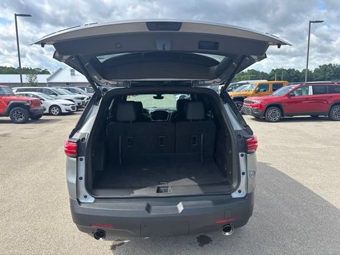 Used 2023 Chevrolet Traverse RS AWD/4WD image 9