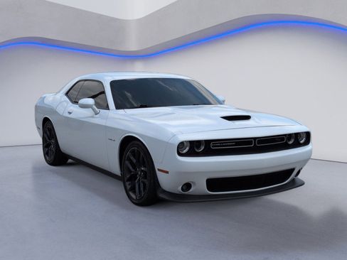 Used 2021 Dodge Challenger R/T RWD image 9
