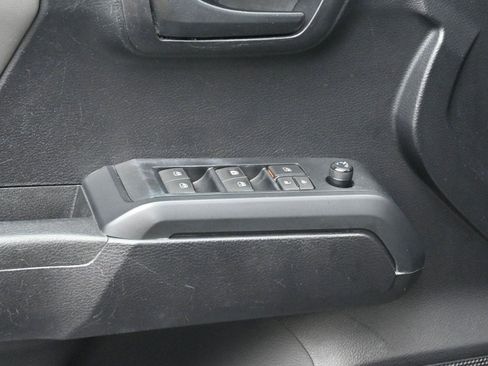 Used 2020 Toyota Tacoma TRD Sport image 10