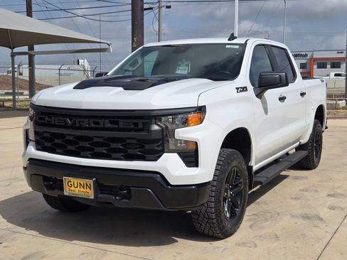 Certified 2025 Chevrolet Silverado 1500 Custom Trail Boss w/ Dark Appearance Package AWD/4WD image 3