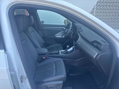 Used 2025 Audi Q3 2.0T Premium w/ Convenience Package AWD/4WD image 18