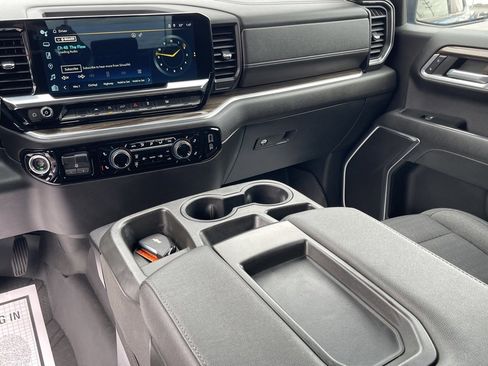 Used 2022 Chevrolet Silverado 1500 LT image 17