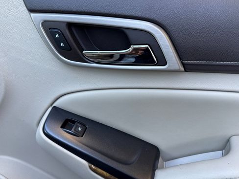 Used 2016 GMC Yukon Denali w/ Open Road Package image 19