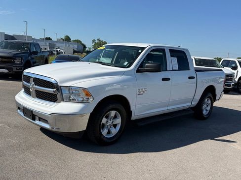 Used 2022 RAM 1500 Classic SLT RWD image 38