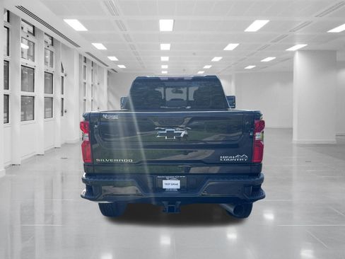Used 2023 Chevrolet Silverado 2500 High Country AWD/4WD image 6