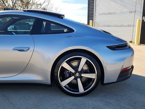 New 2026 Porsche 911 Carrera image 7