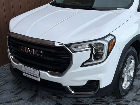Used 2024 GMC Terrain SLE FWD image 18