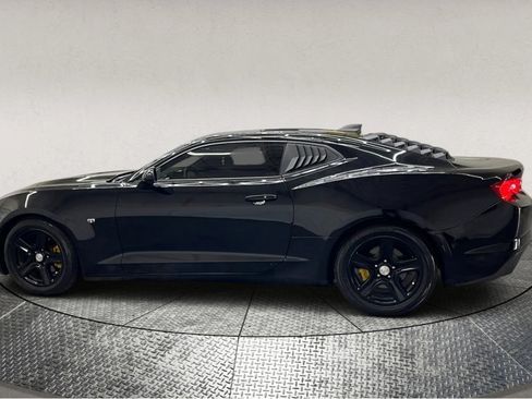 Used 2020 Chevrolet Camaro LT image 5