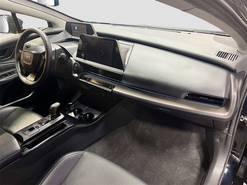 Used 2023 Toyota Prius XLE image 28