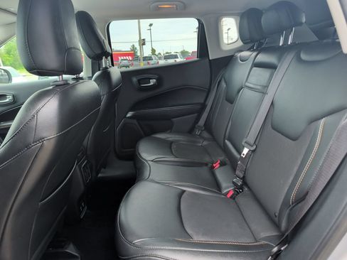 Used 2019 Jeep Compass Latitude w/ Popular Equipment Group AWD/4WD image 18
