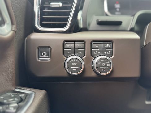 Used 2026 GMC Sierra 2500 Denali w/ Denali Reserve Package AWD/4WD image 25