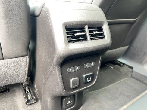 Used 2018 Chevrolet Equinox Premier image 27