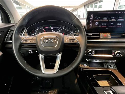 Used 2023 Audi Q5 2.0T Premium w/ Convenience Package image 6