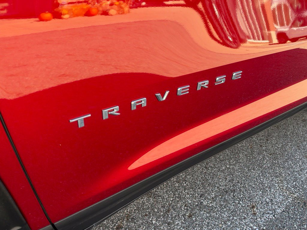 Used 2024 Chevrolet Traverse LT w/ Trailering Package AWD/4WD image 10