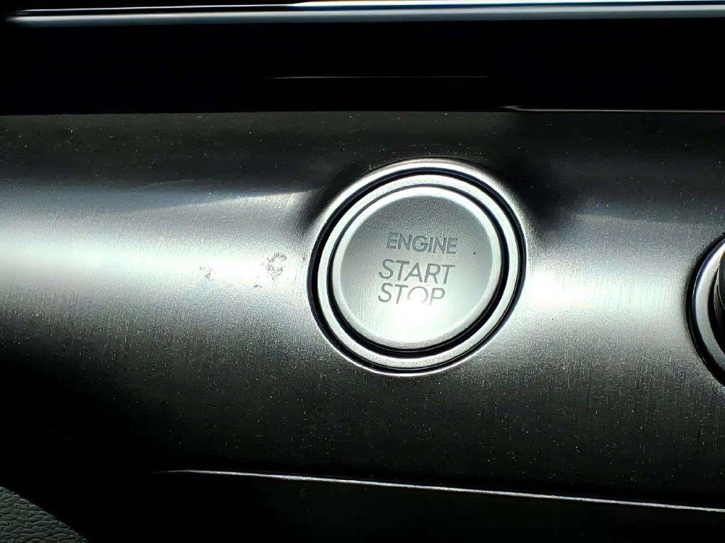 Used 2025 Hyundai Kona SEL FWD image 19