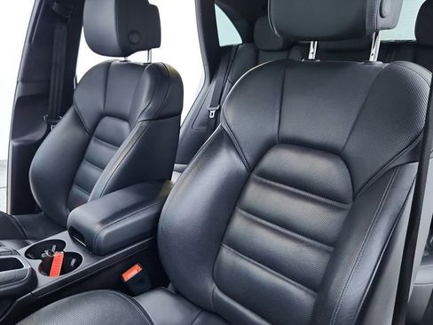 Used 2020 Porsche Macan Turbo image 21