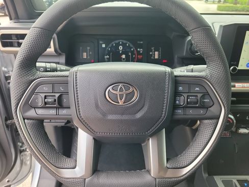 Used 2026 Toyota Tacoma SR5 AWD/4WD image 18