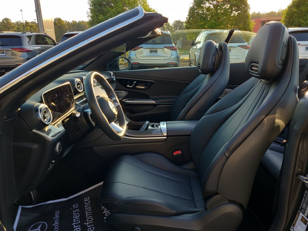 Used 2025 Mercedes-Benz CLE 300 4MATIC Cabriolet w/ Night Package image 11