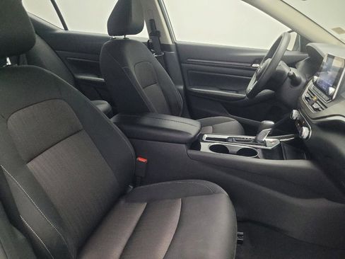 Used 2024 Nissan Altima 2.5 SV image 21