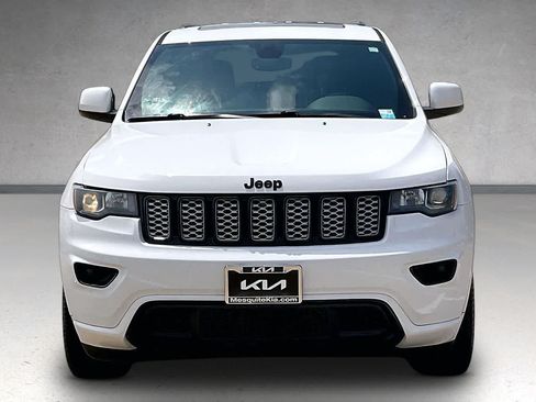 Used 2019 Jeep Grand Cherokee Altitude RWD image 6
