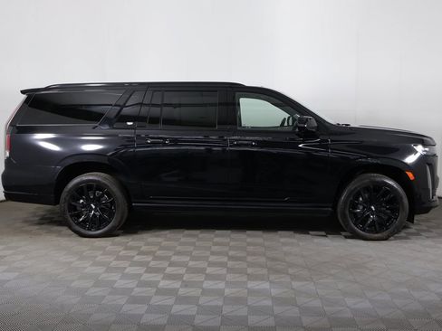 Used 2023 Cadillac Escalade ESV Sport Platinum w/ LPO, ONYX Package image 28