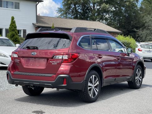 Used 2018 Subaru Outback 3.6R Limited AWD/4WD image 3