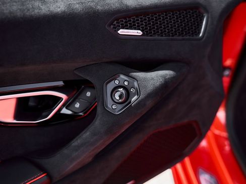 Used 2023 Lamborghini Huracan Tecnica RWD image 37