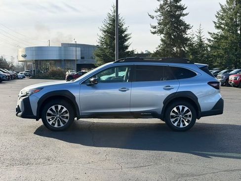 Used 2023 Subaru Outback Limited image 7