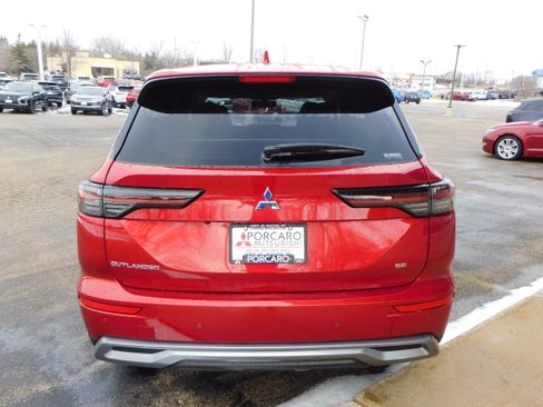 New 2026 Mitsubishi Outlander SE image 4