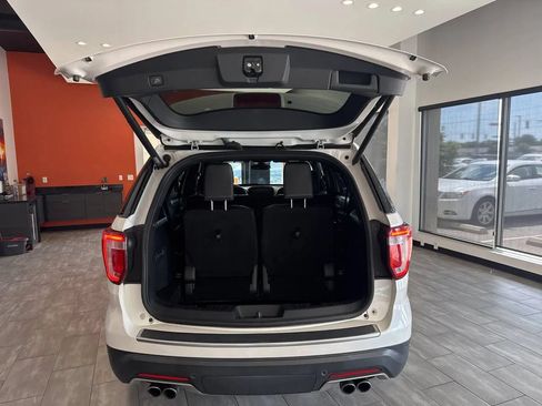 Used 2018 Ford Explorer Platinum AWD/4WD image 38