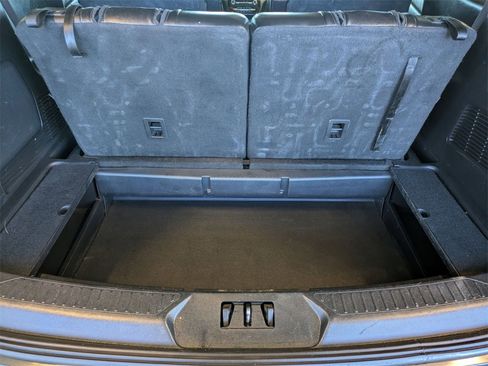 Used 2022 Ford Explorer ST-Line w/ Class IV Trailer Tow Package image 7