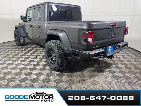 Used 2020 Jeep Gladiator Sport w/ Quick Order Package 24S image 5