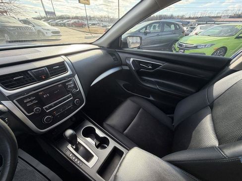 Used 2017 Nissan Altima 2.5 SR image 16