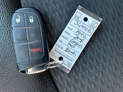 Used 2022 Jeep Compass Latitude image 32